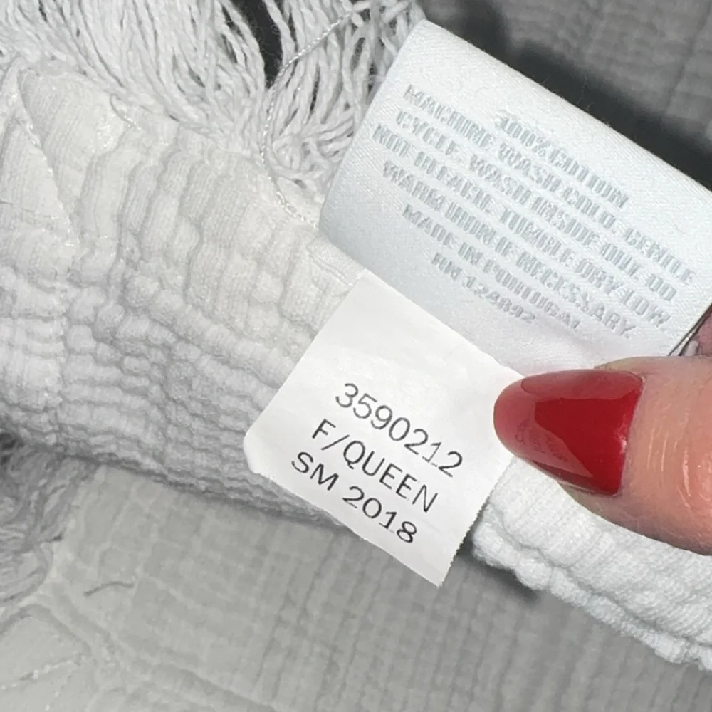 Serena & Lily Maya White Cotton Fringe Queen Coverlet‎ Quilt Throw